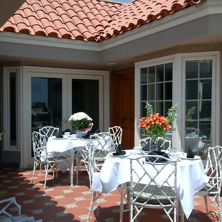 Doryman'S Oceanfront Inn-3